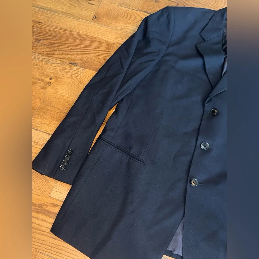Armani Collezioni. Twill Textured Black Blazer. Size 44L.